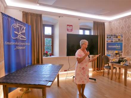 Promocja albumu "Pędzlem, Dłutem i Piórem" Amatorskiej Grupy Twórczej "Strumień"